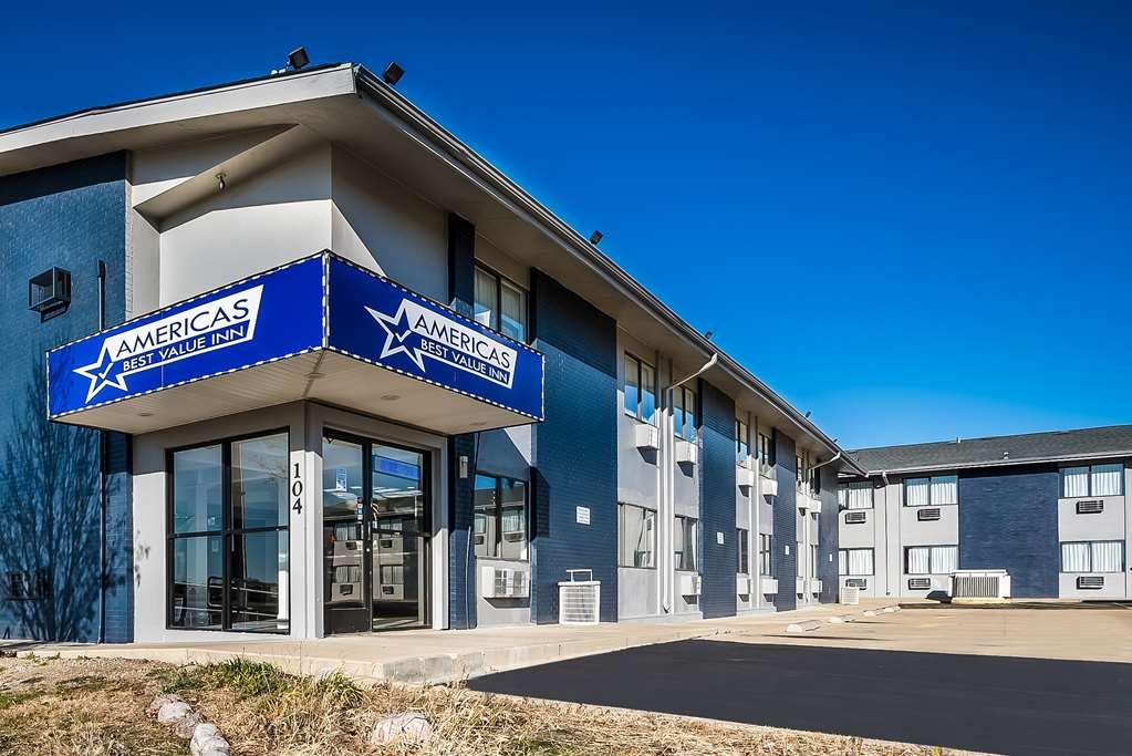 Americas Best Value Inn East Peoria Exteriör bild
