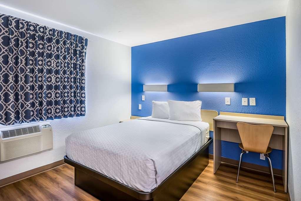 Americas Best Value Inn East Peoria Rum bild