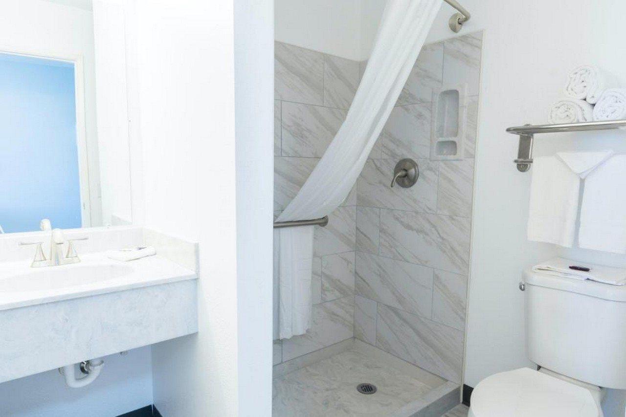 Americas Best Value Inn East Peoria Exteriör bild