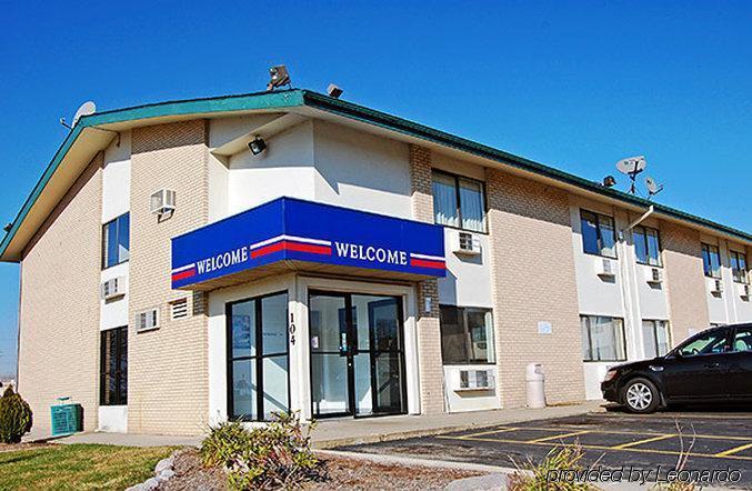 Americas Best Value Inn East Peoria Exteriör bild