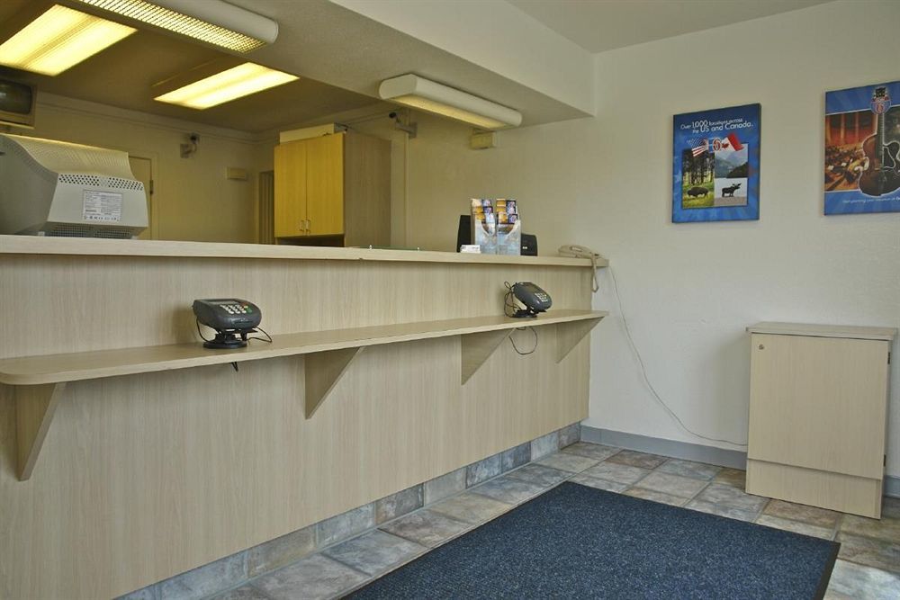 Americas Best Value Inn East Peoria Exteriör bild
