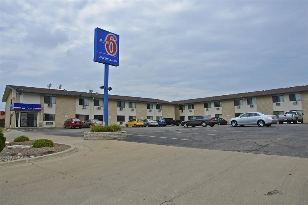 Americas Best Value Inn East Peoria Exteriör bild