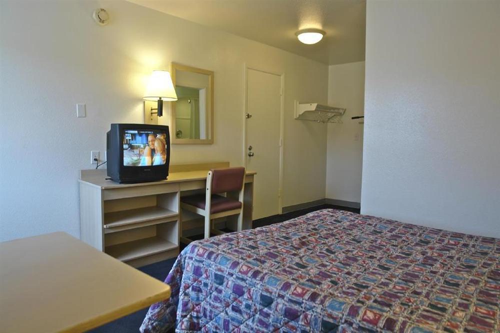 Americas Best Value Inn East Peoria Rum bild