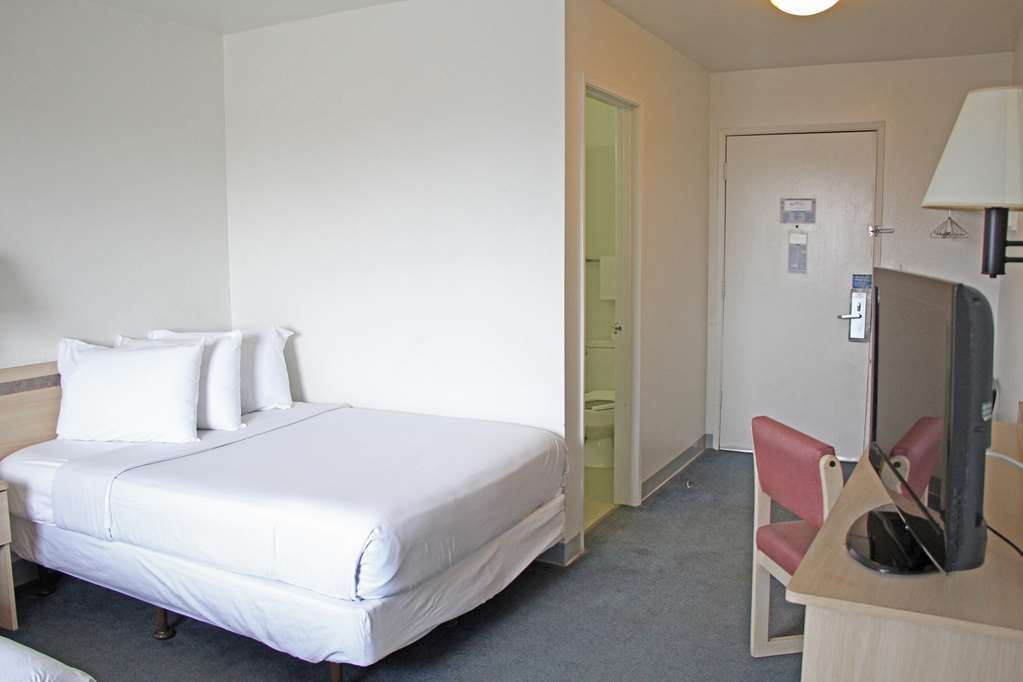 Americas Best Value Inn East Peoria Rum bild