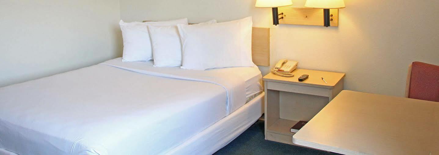 Americas Best Value Inn East Peoria Exteriör bild