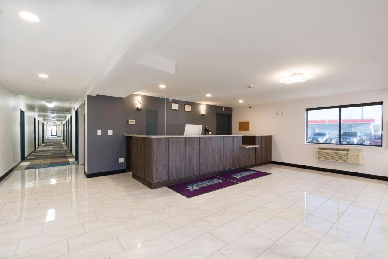 Americas Best Value Inn East Peoria Exteriör bild
