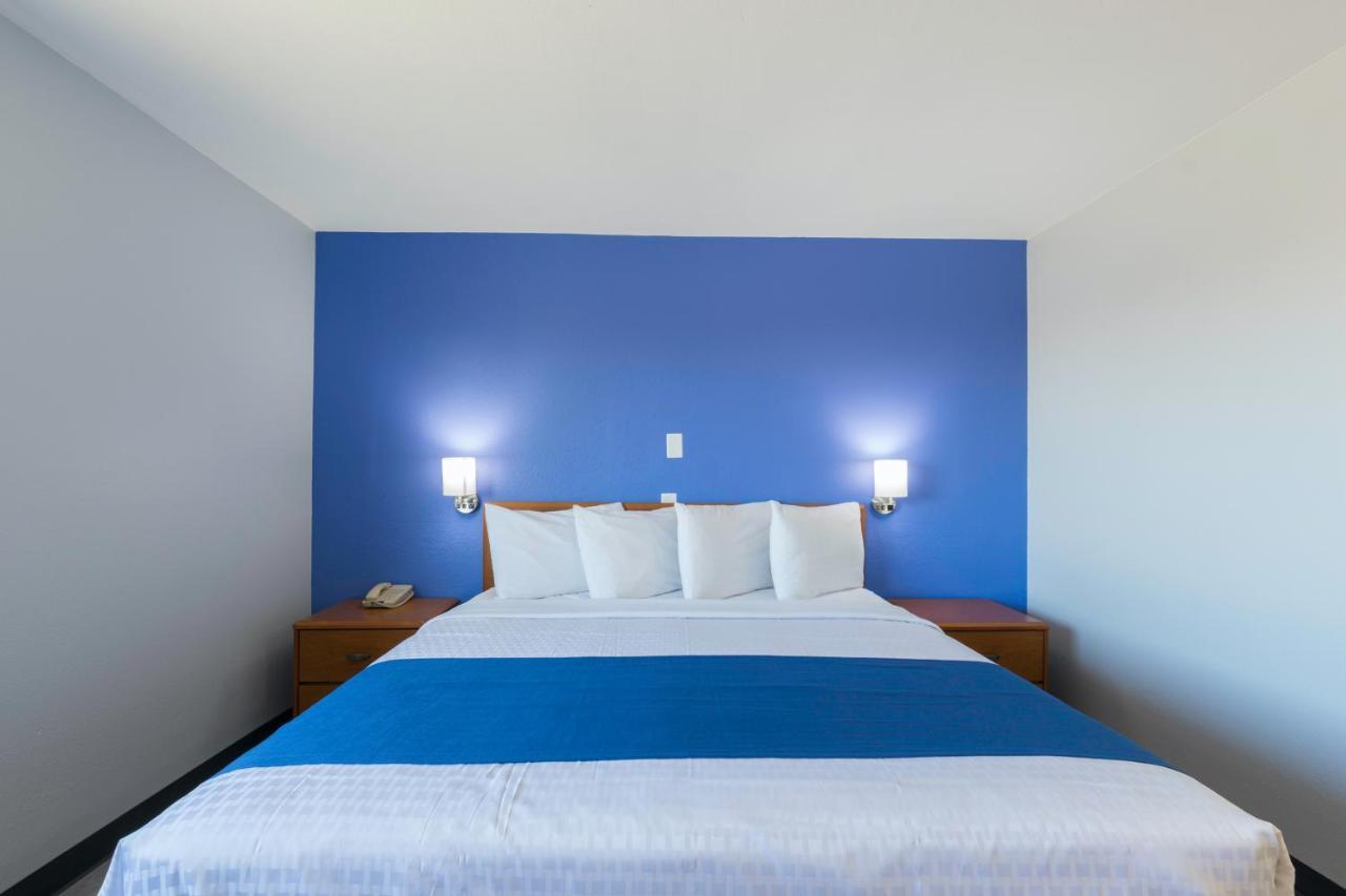 Americas Best Value Inn East Peoria Exteriör bild