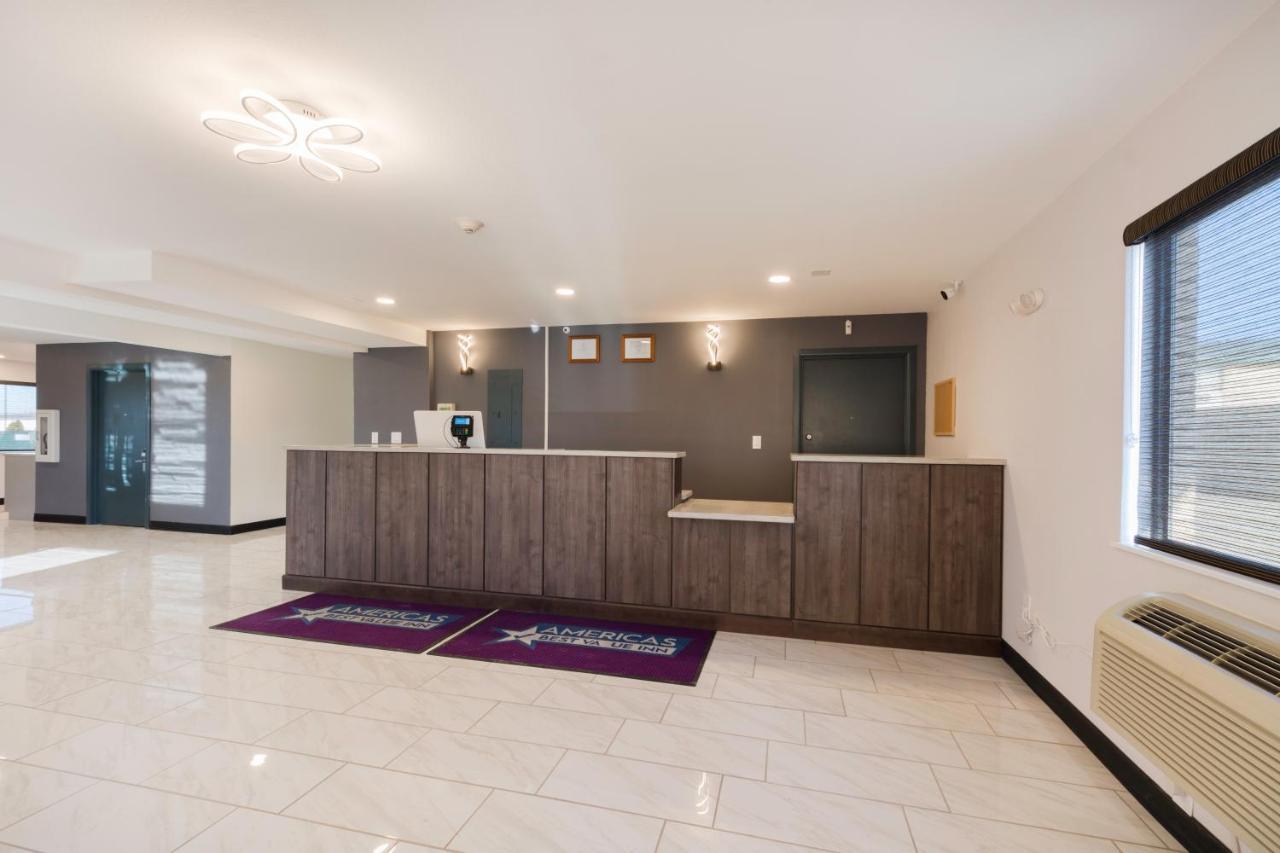 Americas Best Value Inn East Peoria Exteriör bild