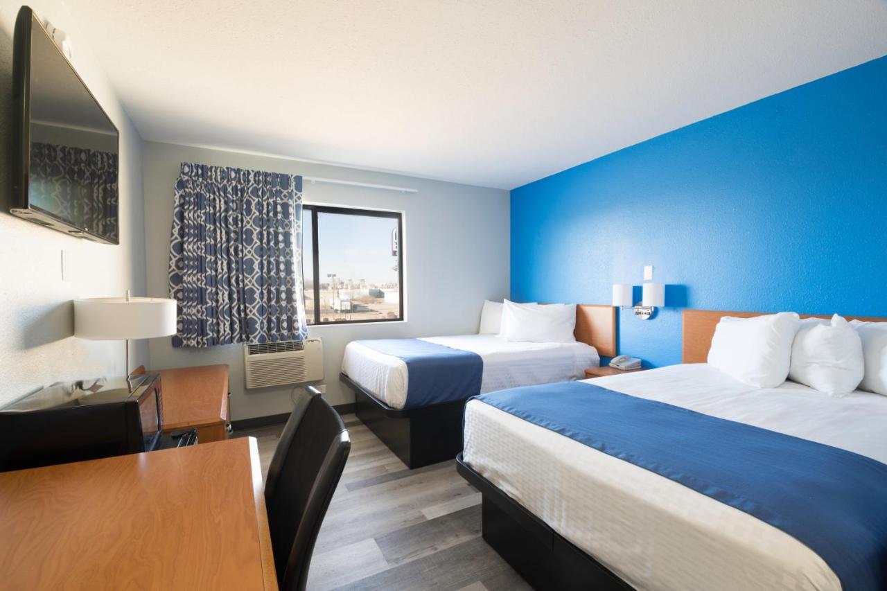 Americas Best Value Inn East Peoria Exteriör bild